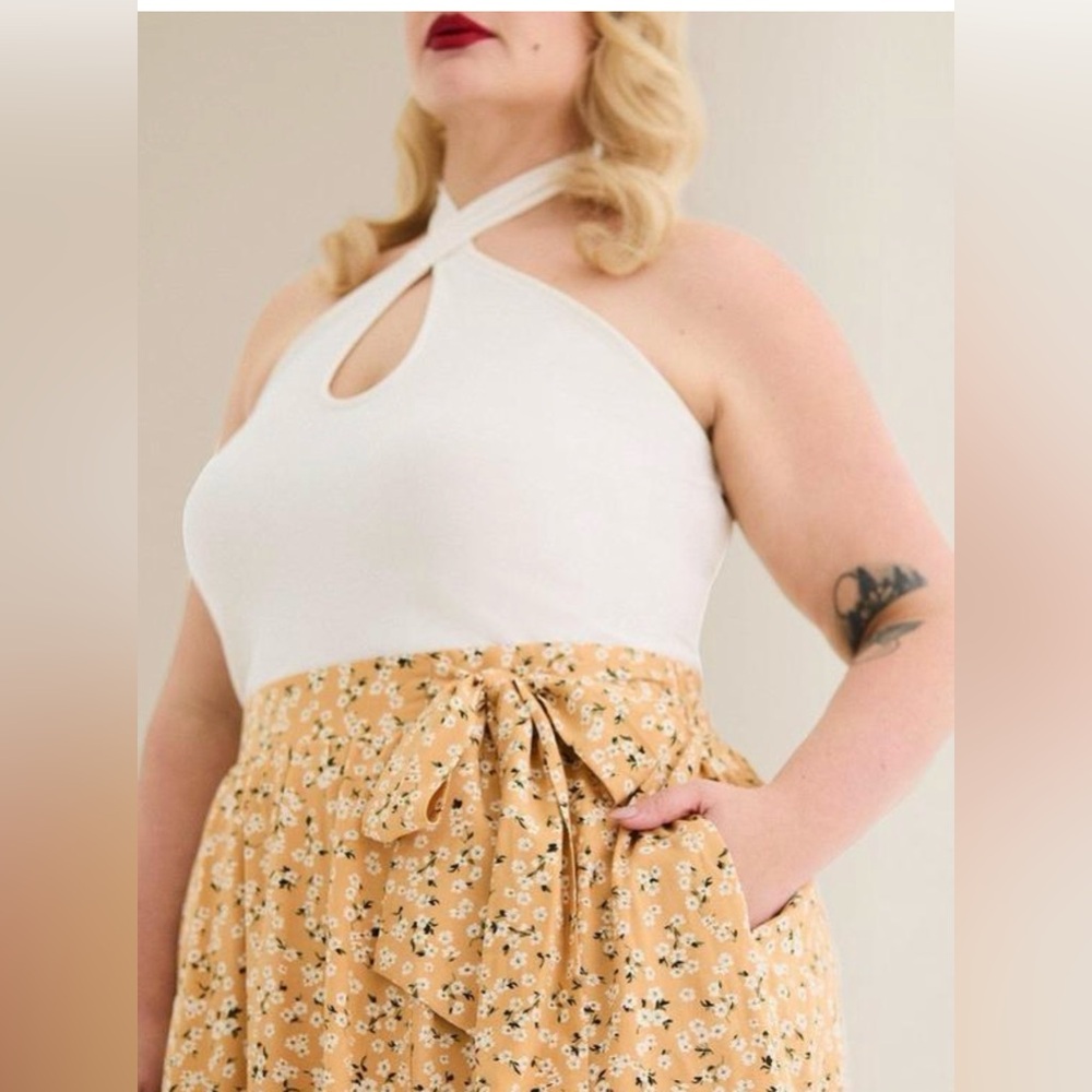 Retro Chic Foxy Twist-Neck Halter Top